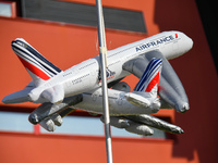 The majority of Air France unions are opposed to the NAO 2018 agreement and are demonstrating for the achievement of a 6% general wage incre...