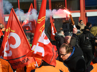 The majority of Air France unions are opposed to the NAO 2018 agreement and are demonstrating for the achievement of a 6% general wage incre...