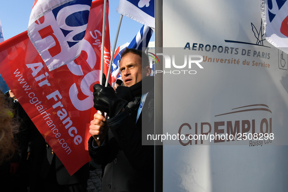 The majority of Air France unions are opposed to the NAO 2018 agreement and are demonstrating for the achievement of a 6% general wage incre...