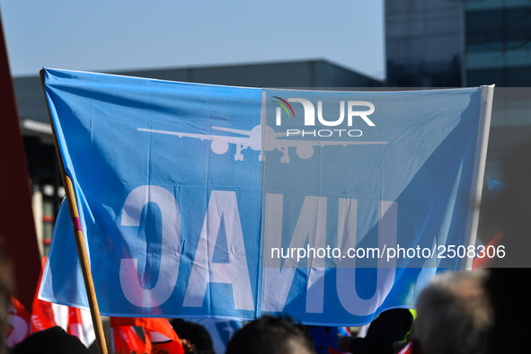 The majority of Air France unions are opposed to the NAO 2018 agreement and are demonstrating for the achievement of a 6% general wage incre...