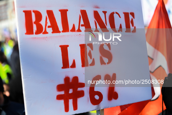 The majority of Air France unions are opposed to the NAO 2018 agreement and are demonstrating for the achievement of a 6% general wage incre...