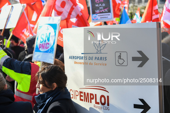 The majority of Air France unions are opposed to the NAO 2018 agreement and are demonstrating for the achievement of a 6% general wage incre...