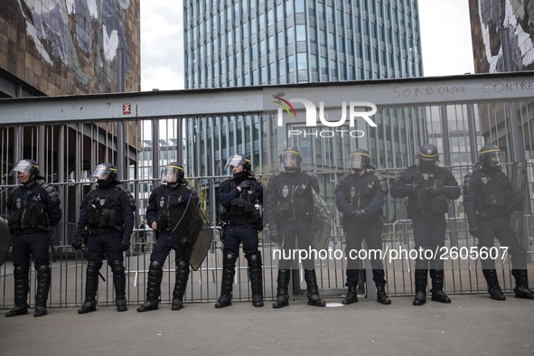  Students demonstrating against the Vidal Law, the reform of the baccalaureate and the selection at the entrance of the universities, on Apr...