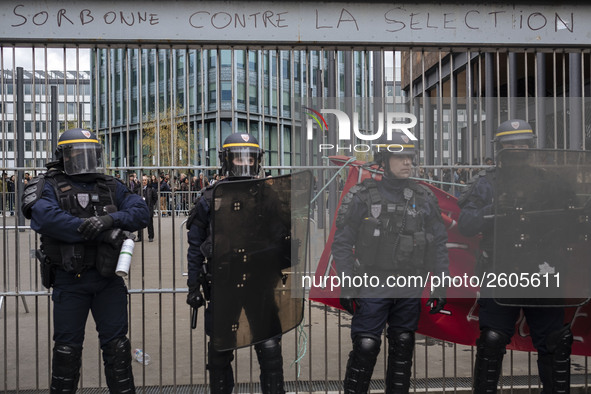  Students demonstrating against the Vidal Law, the reform of the baccalaureate and the selection at the entrance of the universities, on Apr...