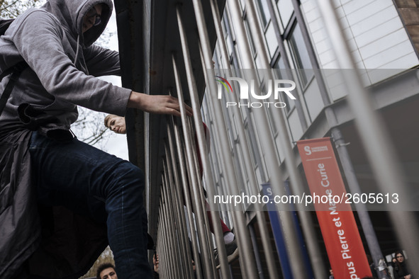  Students demonstrating against the Vidal Law, the reform of the baccalaureate and the selection at the entrance of the universities, on Apr...