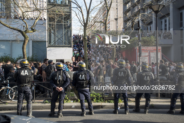 Police faces students gathering in front of the Paris Tolbiac university campus on April 20, 2018 in Paris after riot police evacuated the u...