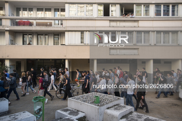 Students gather in front of the Paris Tolbiac university campus on April 20, 2018 in Paris after riot police evacuated the university in the...