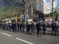 Police faces students gathering in front of the Paris Tolbiac university campus on April 20, 2018 in Paris after riot police evacuated the u...