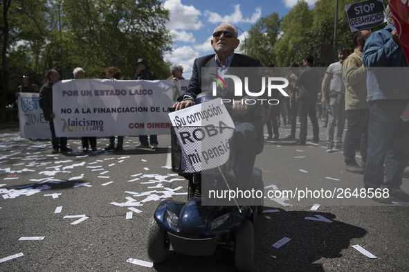 Thousands of people have marched on May Day in Madrid, under the slogan "Time to win: Equality, better employment, higher wages and decent p...