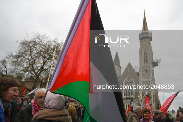 Members of Ireland Palestine Solidarity Campaign join hundreds of people including SIPTU unions, Right2Work campaigners, members of Socialis...