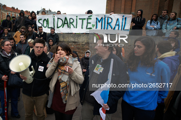 Students tell their encounter with the Prefet and the banner reads 'Solidarity-Mirail'. Several sectors on strike called to a protest and a...