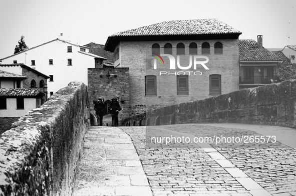 This is the perfect example of a town born on the Camino de Santiago de Compostela, with only one way  that accompanies the pilgrim's entry...