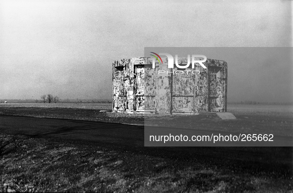  A strange structure, in Bercianos, Spain, on December 2004 