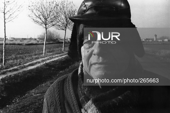 Gustavo, eccentric Spanish character, who speaks good  Italian in El Burgo Ranero, Spain, on December 2004  