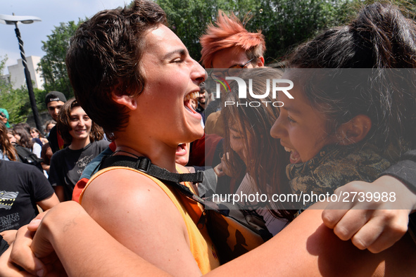 A protester who was arrested by police during the Arago highschool blocade, get out of the Courthouse and is welcomed by his friends in pari...