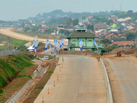 Jami Baitul Mustaghfirin Mosque, standing in the middle of the construction of Batang-Semarang Toll Road, Central Java. Indonesia in June, 4...