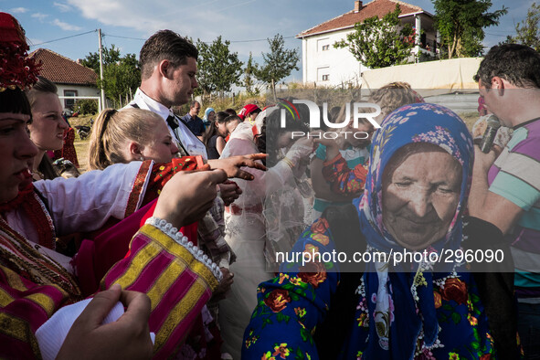 Turkish wedding. The time of the gifts. 