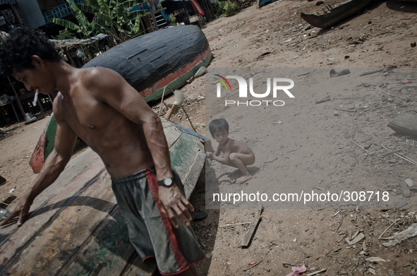 Kampong Pluk, Tonle Sap, Cambodia. In a 2008 survey taken out by Cambodia’s Ministry of Health found that anaemia in pregnant women was part...