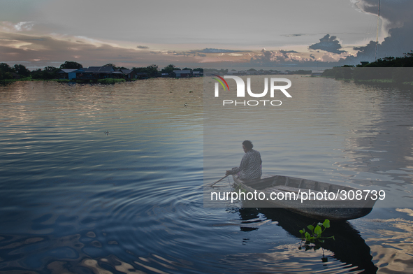 Phumi, Moat Khla, Tonle Sap, Cambodia.

The Tonle Sap Lake is situated in the heart of Cambodia and is South East Asia’s largest fresh wat...