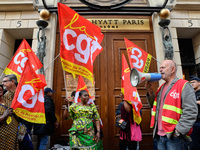  The subcontractors of the Park Hyatt Vendôme, who have been on strike for 18 days, and who were dislodged by the police from the Parisian p...