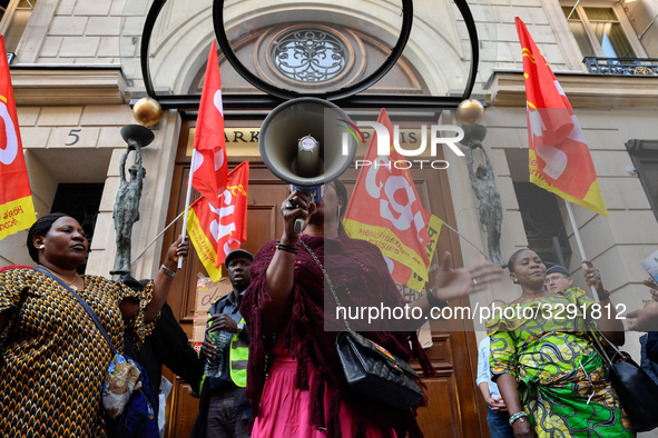  The subcontractors of the Park Hyatt Vendôme, who have been on strike for 18 days, and who were dislodged by the police from the Parisian p...