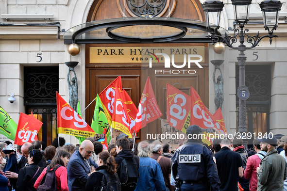  The subcontractors of the Park Hyatt Vendôme, who have been on strike for 18 days, and who were dislodged by the police from the Parisian p...