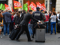  The subcontractors of the Park Hyatt Vendôme, who have been on strike for 18 days, and who were dislodged by the police from the Parisian p...