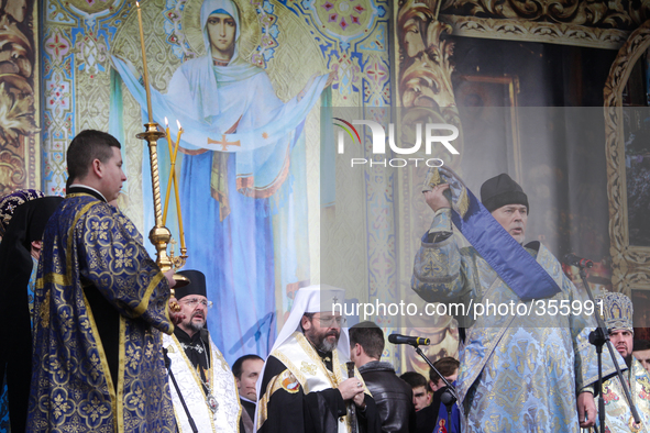 KIEV, UKRAINE - NOVEMBER 30: Head of the Ukrainian Greek-Catholic Church, His Beatitude Sviatoslav Shevchuk prays for peace in Ukraine readi...