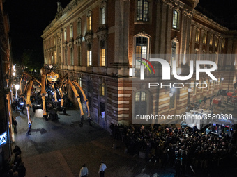 Ariane, the giant spider arrives near the cityhall of Toulouse, the Capitole. Dozens of thousands came to see from 'La Machine' street theat...