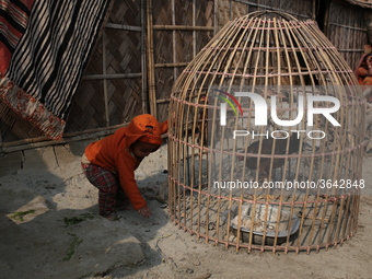 
Brickfield workers live inside brickfields with their family in brickfields Narayanganj near Dhaka Bangladesh on January 12, 2019.
 (