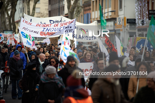 Several schoolteachers unions and two students unions (UNL, FIDL) called for a day of strike against Minister of Education J.-M. Blanquer re...