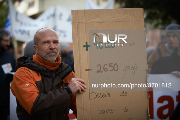 Several schoolteachers unions and two students unions (UNL, FIDL) called for a day of strike against Minister of Education J.-M. Blanquer re...