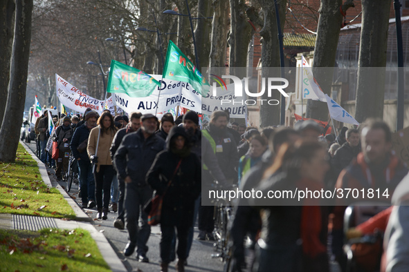 Several schoolteachers unions and two students unions (UNL, FIDL) called for a day of strike against Minister of Education J.-M. Blanquer re...