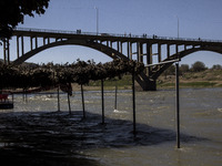 2014 - Hasankeyf - Under the bridge (