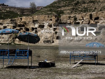 2014 - Hasankeyf - Get a tan on the Tigri's shore (