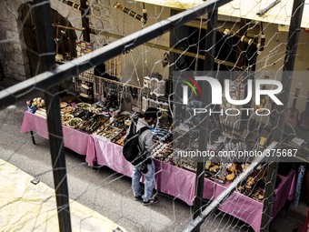 2014 - Turkey - Ilisu dam - Hasankeyf - Window over the bazar (