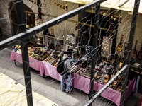 2014 - Turkey - Ilisu dam - Hasankeyf - Window over the bazar (