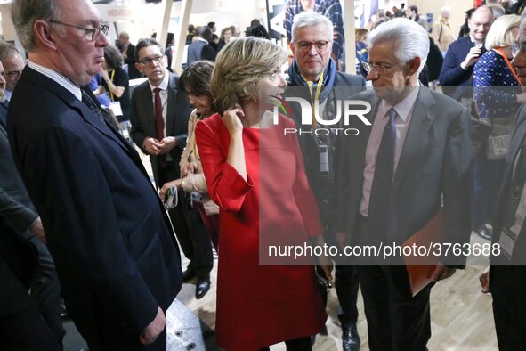 President of the Ile-de France regional council Valerie Pecresse (C, in red) visits the Salon des Entrepreneurs (Entrepreneurship fair) in P...