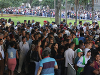 A giant line formed in the Anhangabaú Valley, in the center of the city of São Paulo, where job search is being promoted by the Secretariat...