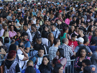 A giant line formed in the Anhangabaú Valley, in the center of the city of São Paulo, where job search is being promoted by the Secretariat...