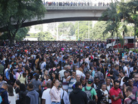 A giant line formed in the Anhangabaú Valley, in the center of the city of São Paulo, where job search is being promoted by the Secretariat...