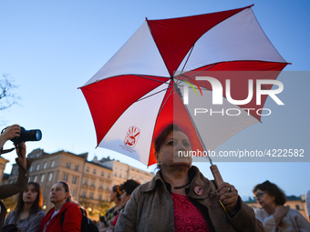 A small group of teachers, activists and members of the opposition gathered in Krakow's Main Square this evening during a protest.
Earlier t...