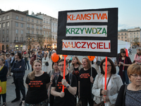 A small group of teachers, activists and members of the opposition gathered in Krakow's Main Square this evening during a protest.
Earlier t...