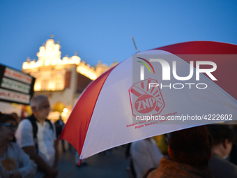 A small group of teachers, activists and members of the opposition gathered in Krakow's Main Square this evening during a protest.
Earlier t...