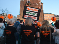 A small group of teachers, activists and members of the opposition gathered in Krakow's Main Square this evening during a protest.
Earlier t...