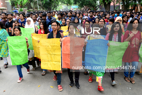 Students of Bangladesh University of Engineering and Technology (Buet) today continued their protest for the fifth consecutive day to press...