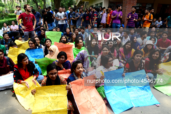 Students of Bangladesh University of Engineering and Technology (Buet) today continued their protest for the fifth consecutive day to press...