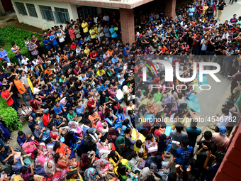 Students of Bangladesh University of Engineering and Technology (Buet) today continued their protest for the fifth consecutive day to press...