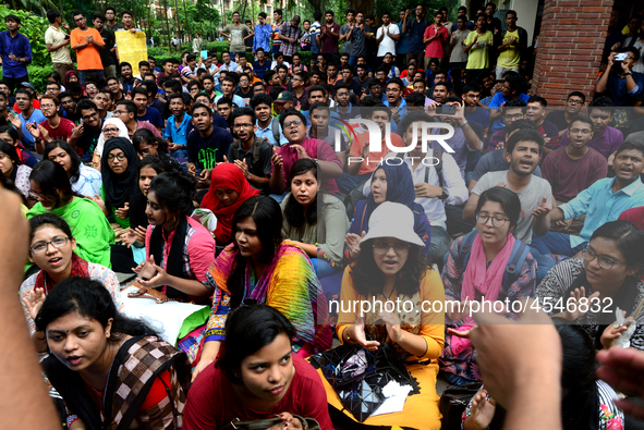 Students of Bangladesh University of Engineering and Technology (Buet) today continued their protest for the fifth consecutive day to press...