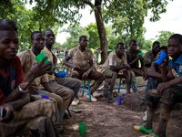 Afternoon snack of a group of workers, most of the fields are managed by different ngos who employ the population
"The land of honest man"....